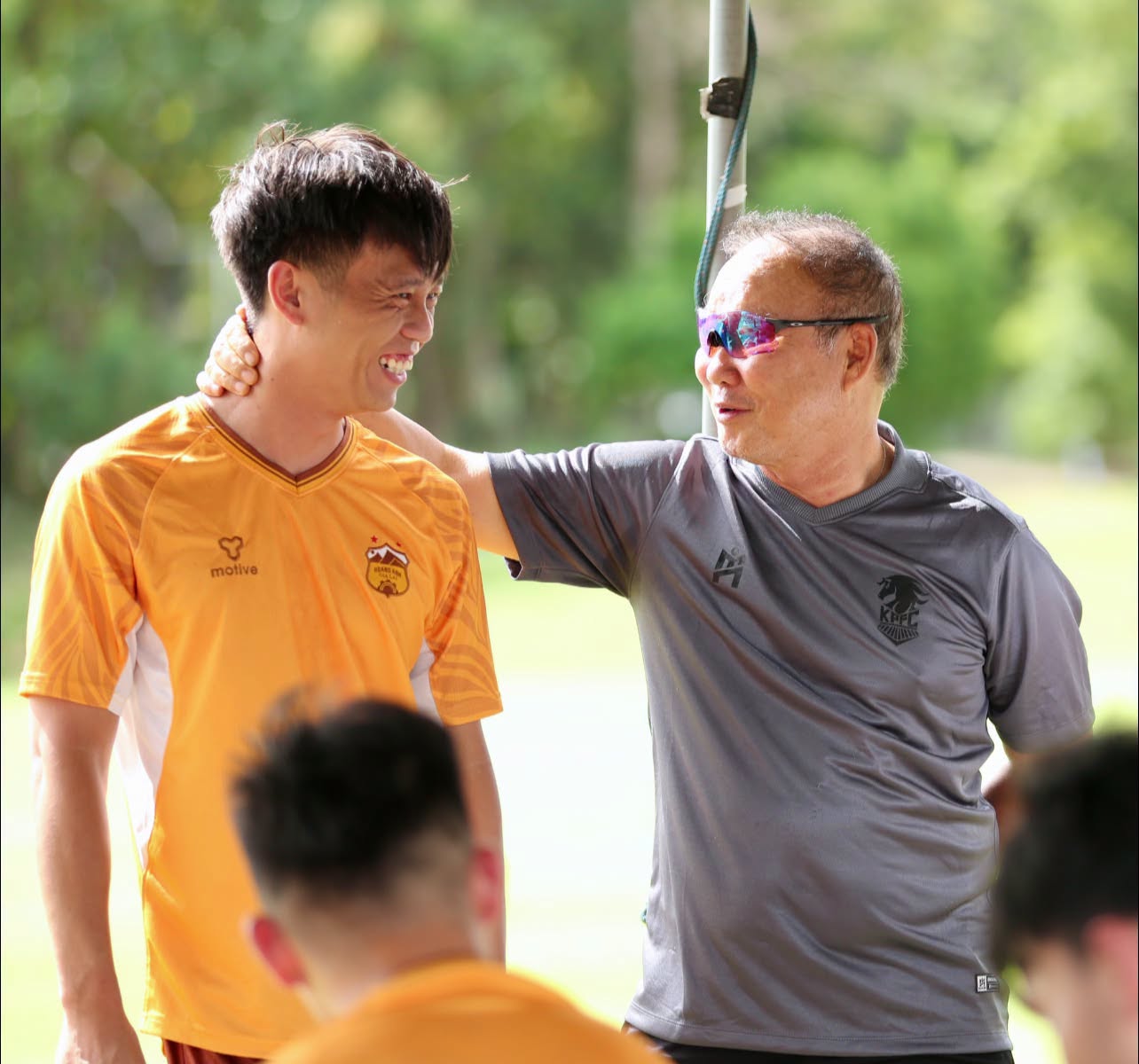 HLV Park Hang Seo gặp khó tại Thái Lan - Ảnh: Kanchanaburi Power FC