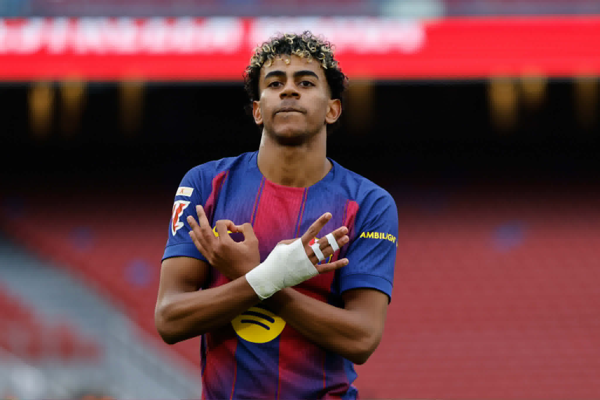 Sau thất bại 2-4 trước PSG, Barca được dự báo gặp nhiều khó khăn trước Real Madrid - Ảnh: AP