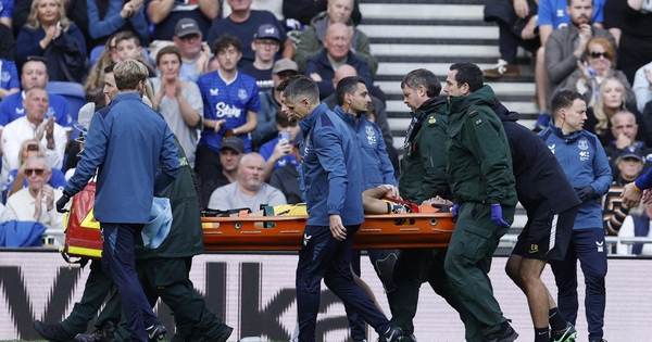 Thủ thành Emiliano Martinez chấn thương kinh hoàng, HLV Alonso lên tiếng trấn an CĐV Chelsea