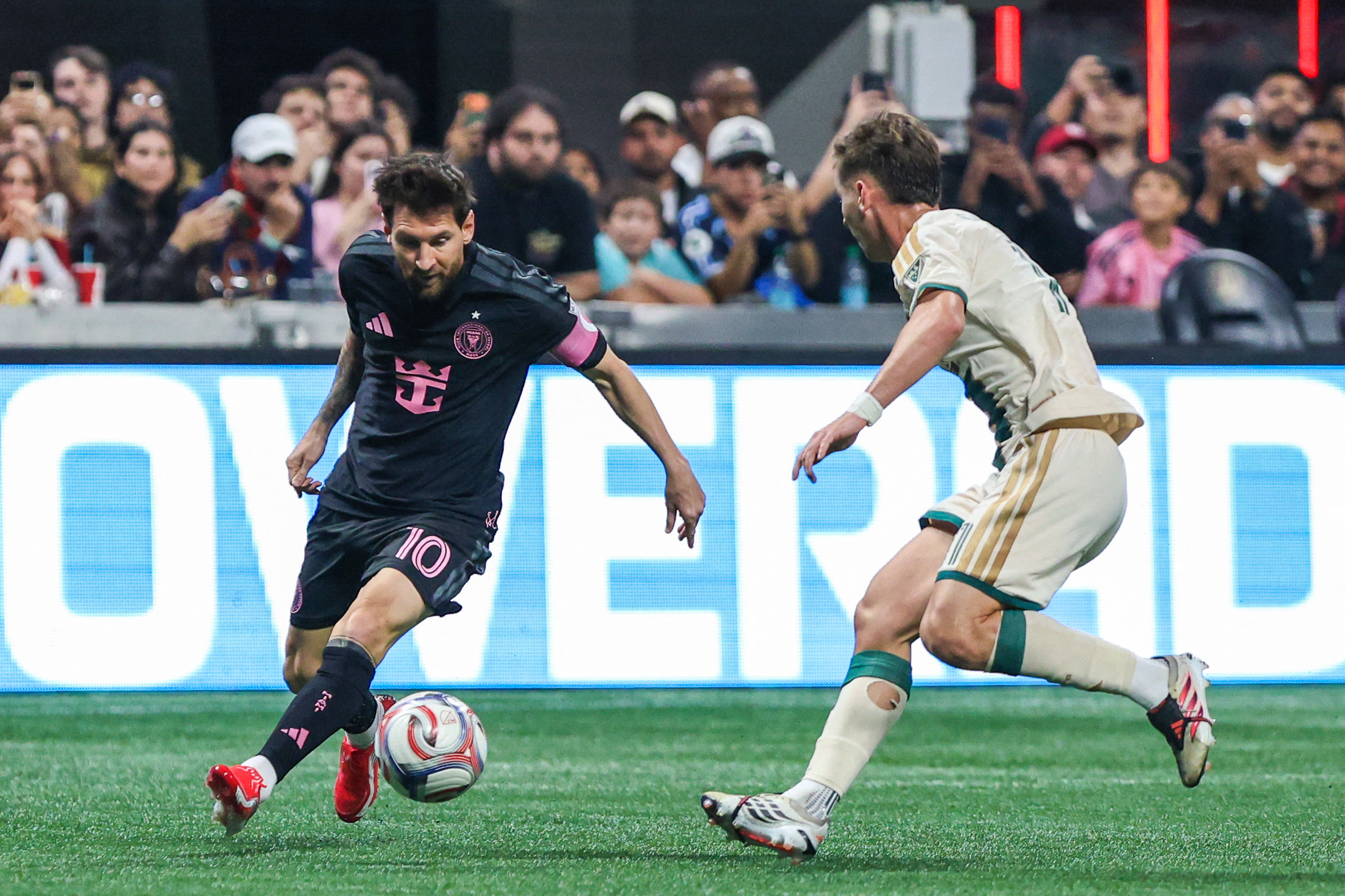 Messi lập cú đúp cho Inter Miami, nâng tổng số bàn thắng trong sự nghiệp lên con số 936 ở tuổi 39