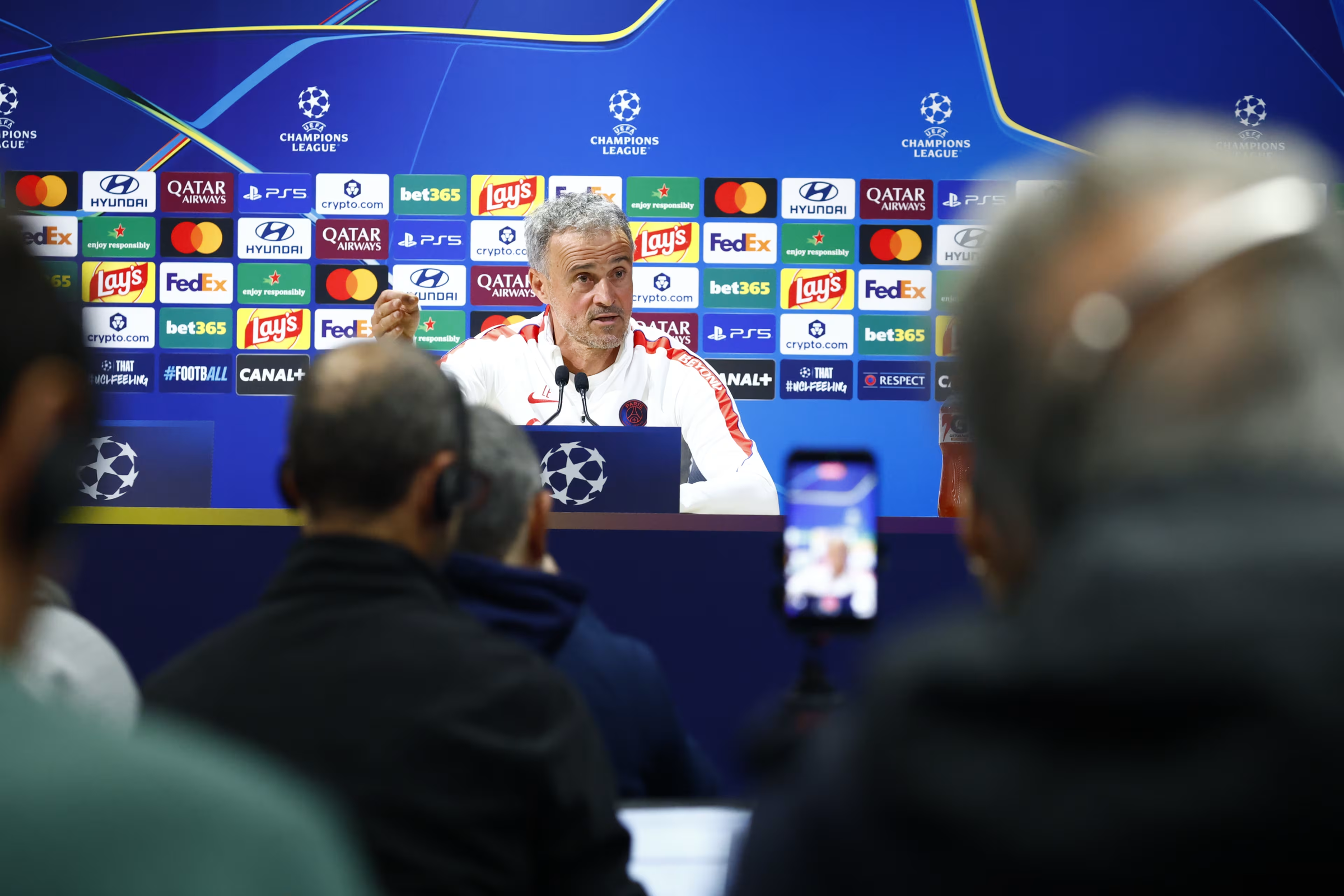 Luis Enrique trong buổi họp báo trước trận PSG – Barca, ở trung tâm huấn luyện PSG Campus, Paris, Pháp ngày 19/10/2026. Ảnh: PSG