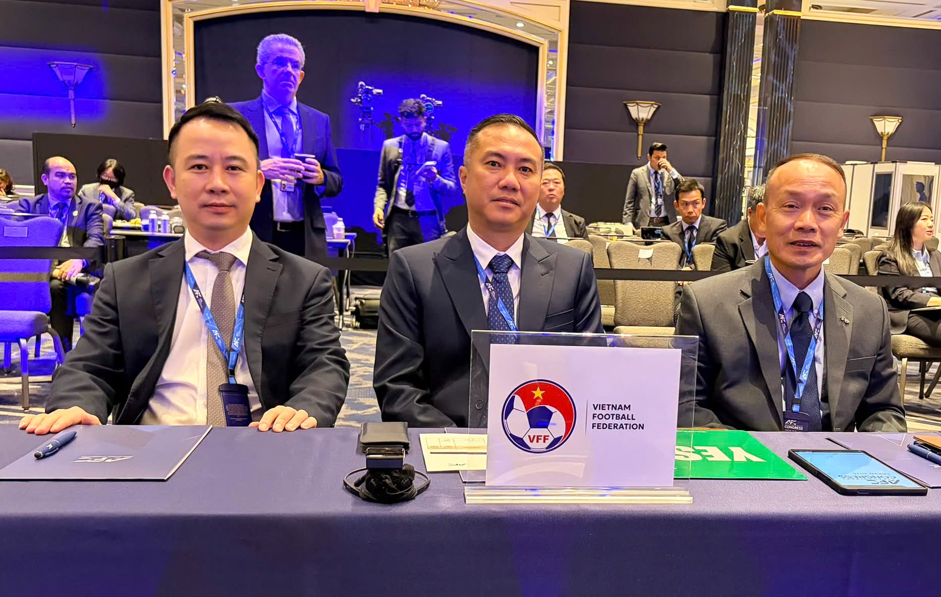 Lãnh đạo VFF tham dự Đại hội bất thường của AFC - Ảnh: VFF