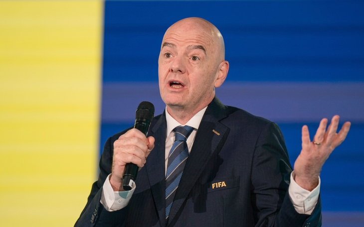 FIFA sửa luật sau tranh cãi thẻ đỏ được ông Trump xin xem xét - Ảnh 3.