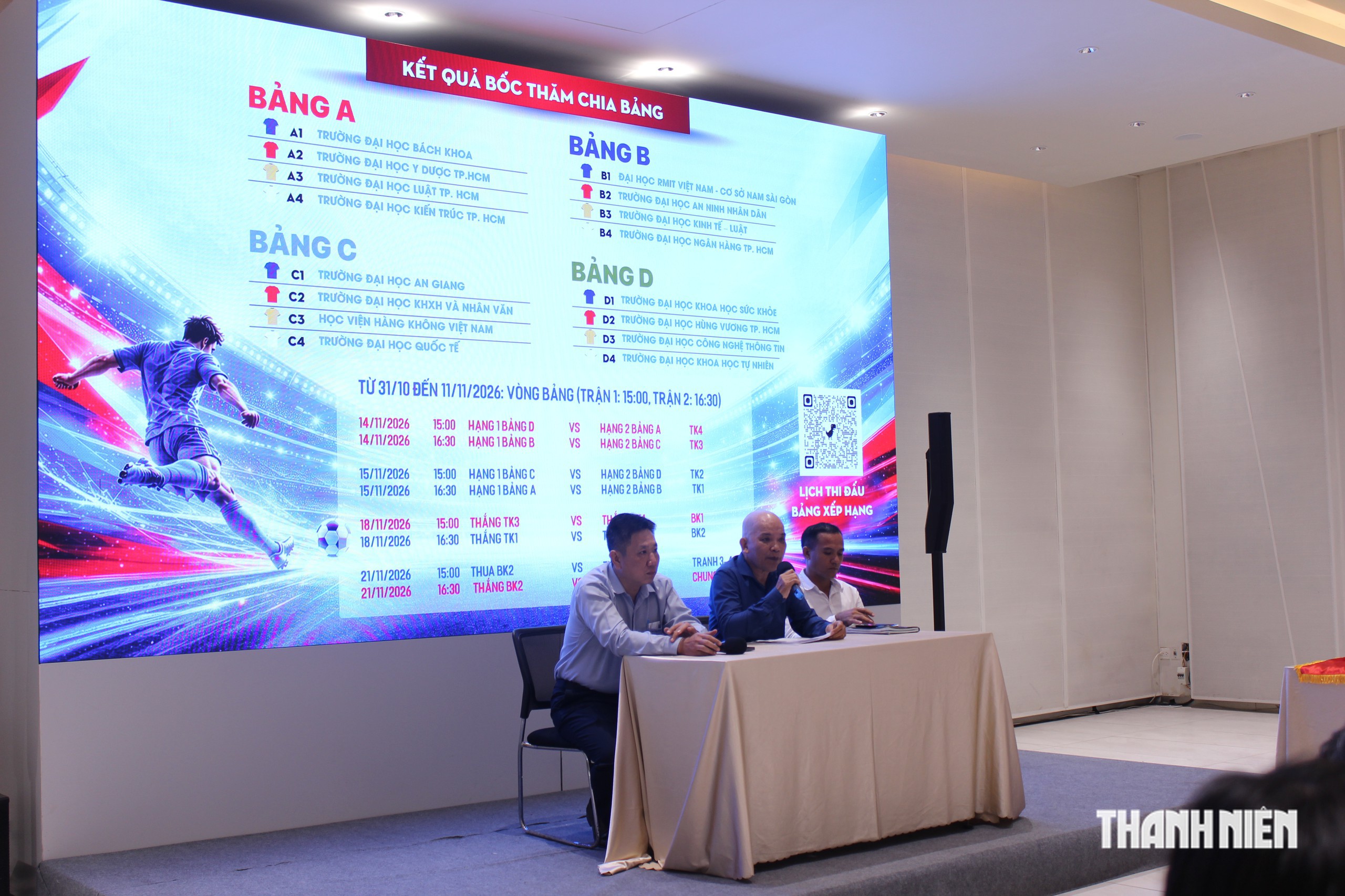 Đại diện ban tổ chức giải đấu cung cấp thông tin, trả lời báo chí tại buổi lễ
